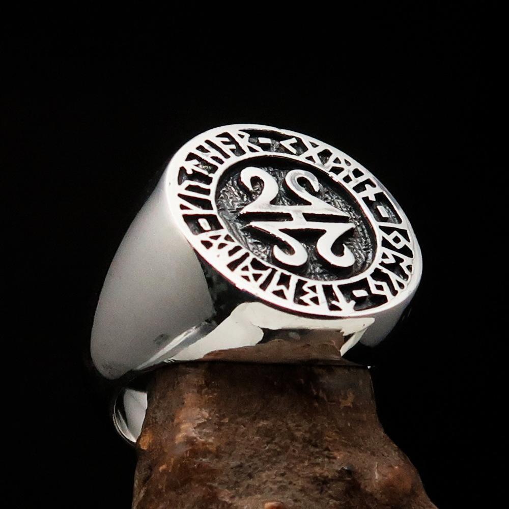 Nicely crafted Men's ancient Viking Runes Ring Antiqued - Sterling Silver