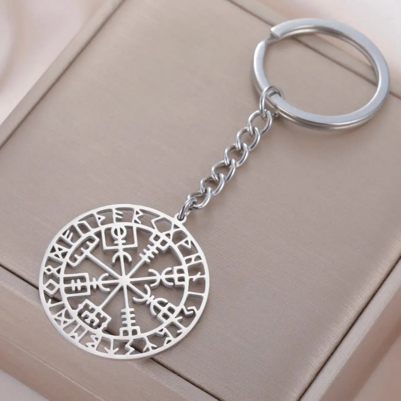 LIKGREAT Vegvisir Symbol Viking Keychain Stainless Steel Norse Runes Compass Barbarian Gladiator Pagan Asatru Keyring Jewelry